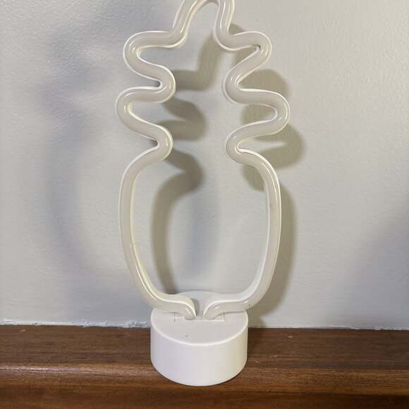Pineapple LED Neon Tabletop Light - Picture 1 of 2